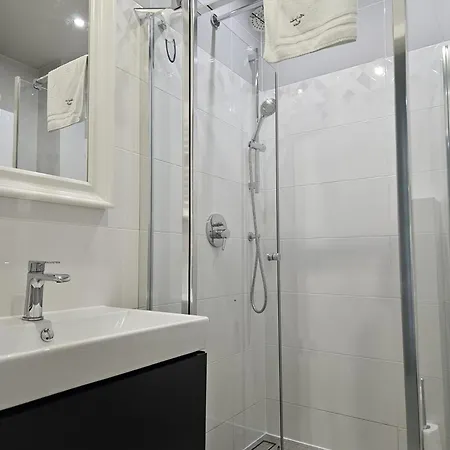 Laguna Nr 8 Ogrodowa Z Parkingiem * بولانيكا- زدروي