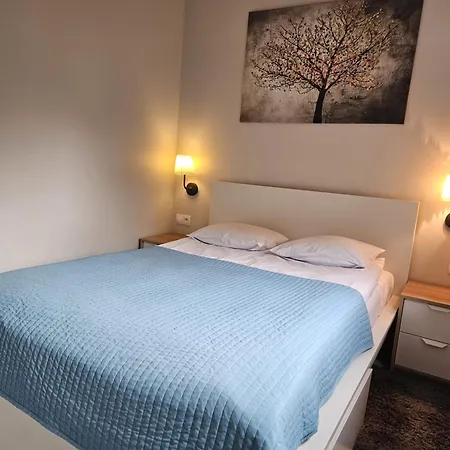 Laguna Nr 8 Ogrodowa Z Parkingiem * بولانيكا- زدروي